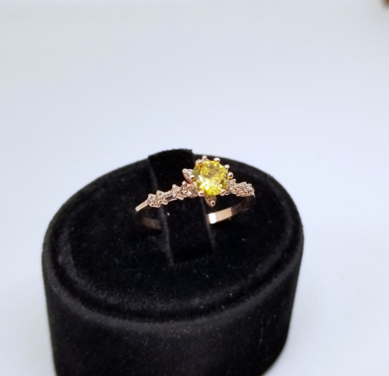 SİTRİN VE PIRLANTA TAŞLI YILDIZ MODEL YÜZÜK