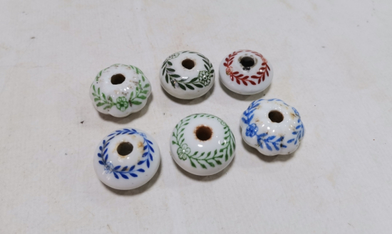 ÜZERLERİ İŞLEMELİ OSMANLI DÖNEMİ PORSELEN ÇEKMECE KULPLARI LOTU