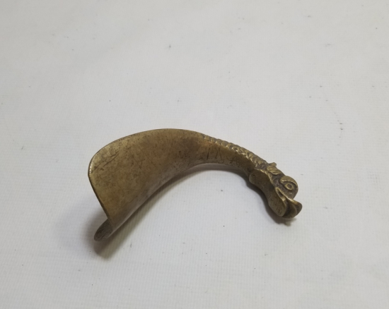 HAYVAN BAŞI FORMUNDA YAPILMIŞ ANTİKA KERATA - AYAKKABI ÇEKECEĞİ