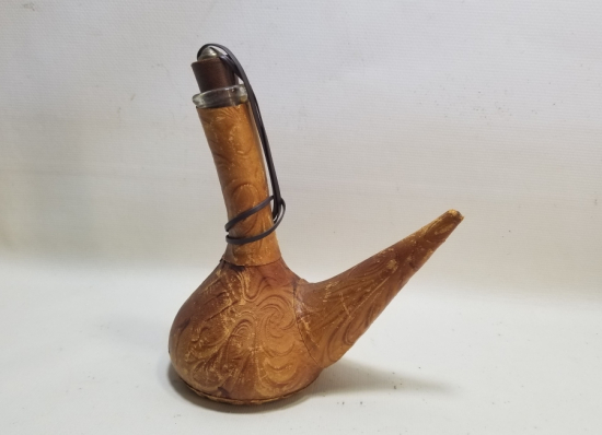 EL YAPIMI ANTİKA DERİ İÇKİ ŞİŞESİ