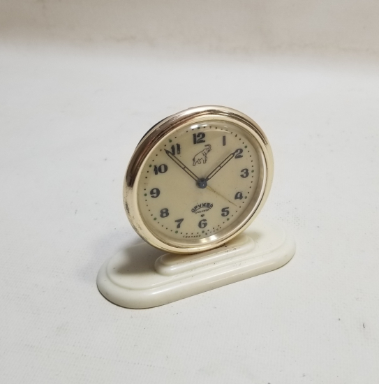 ÜZERİ RUSÇA YAZILI ANTİKA RUS KURMALI MASA SAATİ