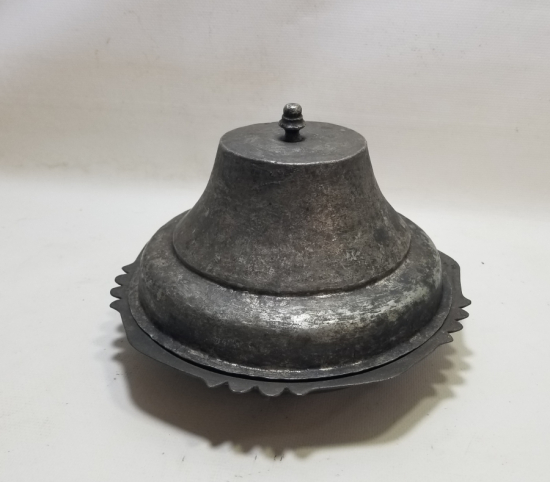 MEVLEVİ SİKKESİ FORMUNDA YAPILMIŞ ÜZERİ YAZILI OSMANLI DÖNEMİ KAPAKLI BAKIR LENGER