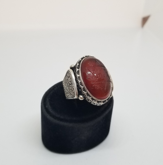 ÜZERİ DUALI AKİK TAŞLI ÖZEL YAPIM GÜMÜŞ YÜZÜK