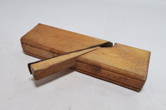 NADİR TİPTE OSMANLI DÖNEMİ MARANGOZ RENDESİ