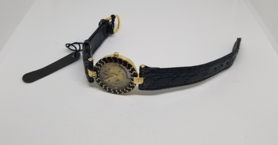 PİLLİ KADIN KOL SAATİ