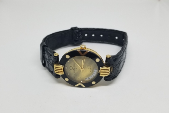 ALTIN KAPLAMA PİLLİ VE TAKVİMLİ ANTİKA KOL SAATİ