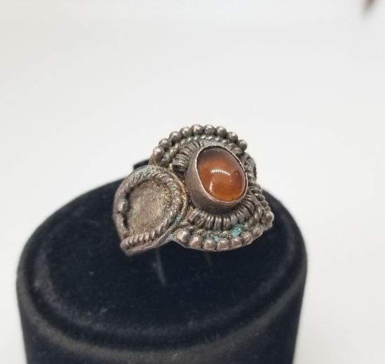 ÜZERİ AKİK TAŞLI VE GÜHERZE İŞÇİLİKLİ OSMANLI DÖNEMİ YÜZÜK