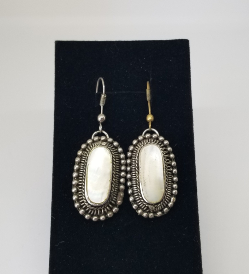 SEDEF TAŞLI ANTİKA KÜPE