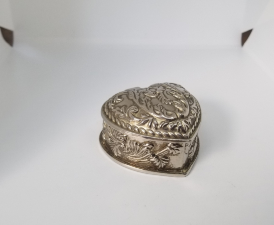 KALP FORMLU GÜMÜŞ KAPLAMA ANTİKA MÜCEVHER KUTUSU