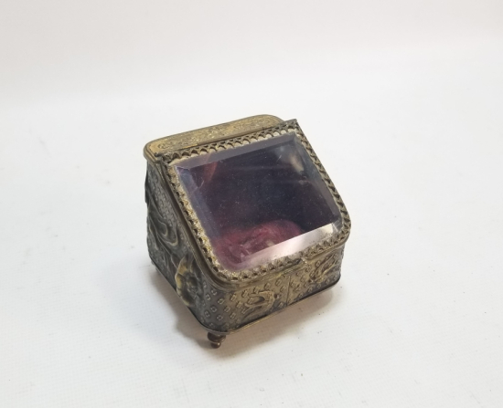 KABARTMA İŞÇİLİKLİ NADİR FORMDA ŞEYTANLI PRİOR CEP SAATİ STANDI