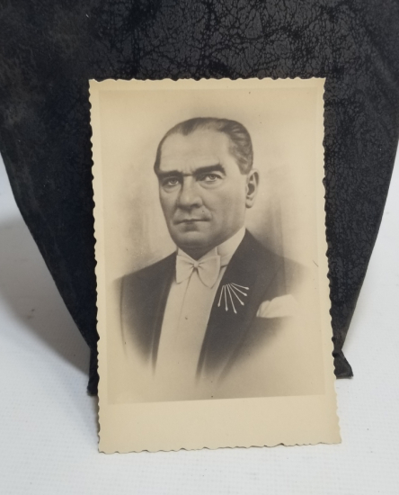 MUSTAFA KEMAL ATATÜRK'ÜN BAYRAMLARDA HALKA DAĞITTIĞI ÇOK NADİR İMZALI FOTOĞRAFI