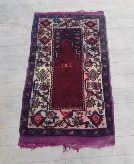 1965 TARİHLİ EL DOKUMA KİLİM SECCADE