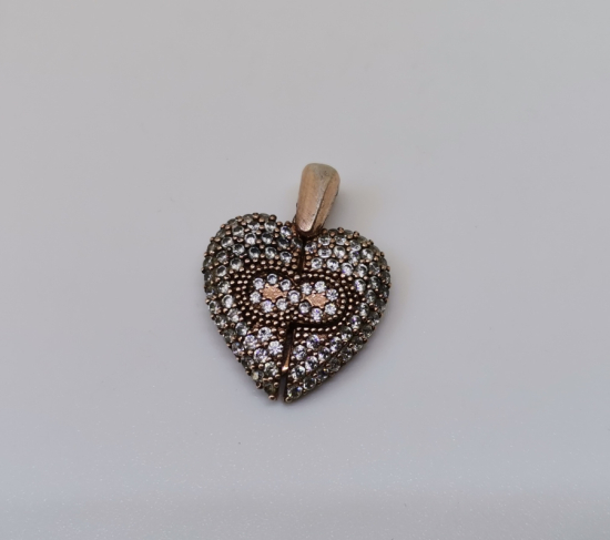 KALP FORMUNDA YAPILMIŞ MARGAZİT TAŞLI KOLYE UCU