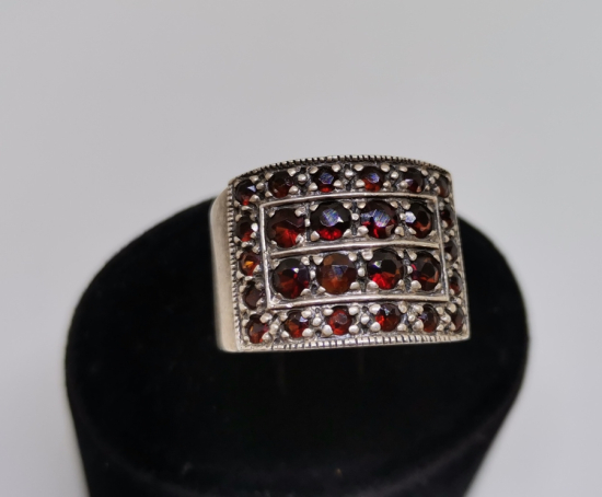 GRANAT TAŞLI GÜMÜŞ YÜZÜK