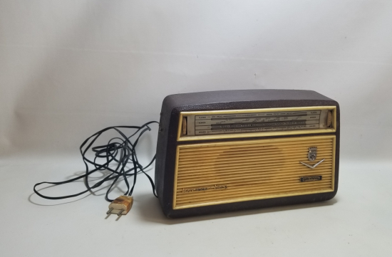 ÇALIŞIR DURUMDA ANTİKA RADYO