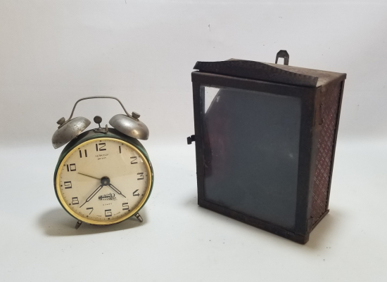 ANTİKA SERKİSOF MARKA KURMALI MASA SAATİ VE KABI