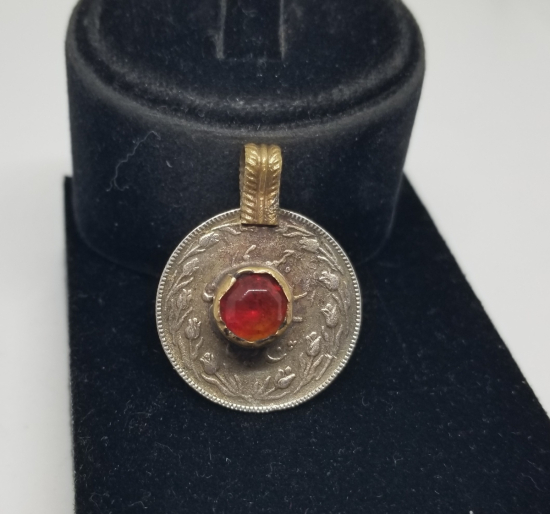 ÜZERİ DOĞAL TAŞLI ANTİKA TÜRKMEN PARASI