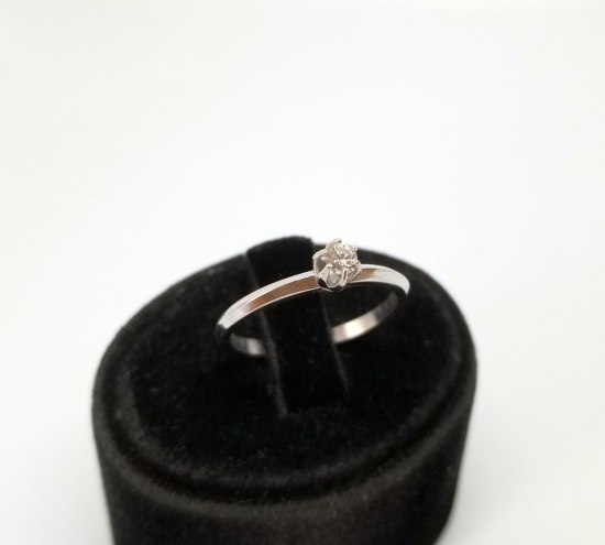 PIRLANTA TAŞLI TEKTAŞ MODEL YÜZÜK