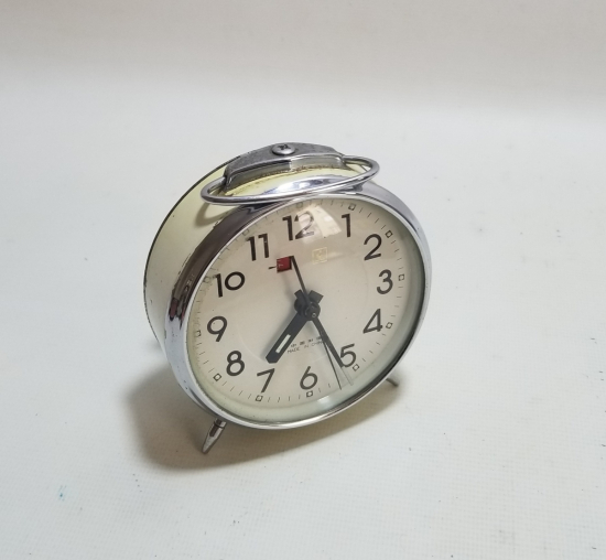 KURMALI ANTİKA MASA SAATİ