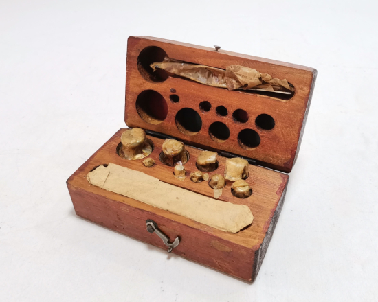 ORİJİNAL KUTUSUNDA KULLANILMAMIŞ ANTİKA DİRHEM LOTU