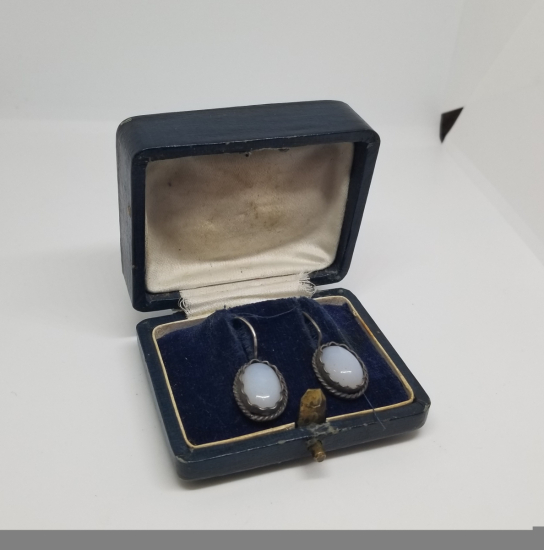 ORİJİNAL KUTUSUNDA OPAL TAŞLI ANTİKA KÜPE