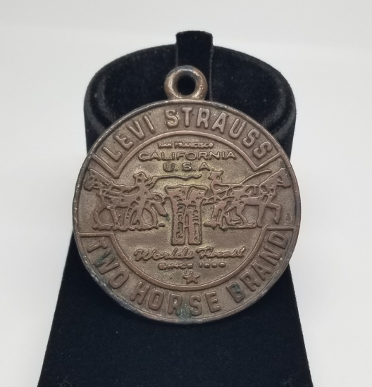 LEVIS HATIRA MADALYON