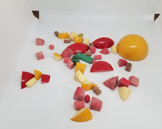 KESİLMİŞ ANTİKA KATALİN BİLARDO TOPU PARÇALARI