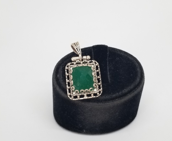 ZÜMRÜT TAŞLI GÜMÜŞ KOLYE UCU