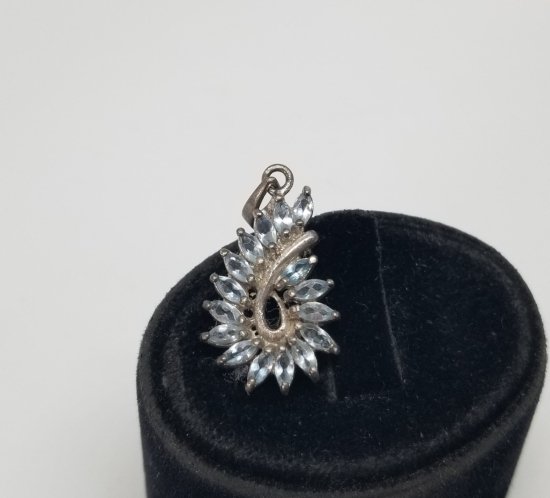 AQUAMARİN TAŞLI GÜMÜŞ KOLYE UCU