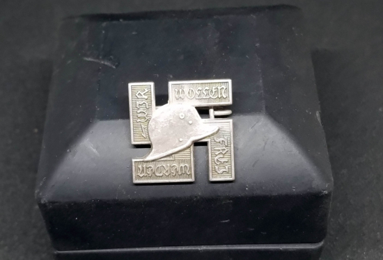 2. DÜNYA SAVAŞI DÖNEMİ NAZİ SUBAY ROZETİ