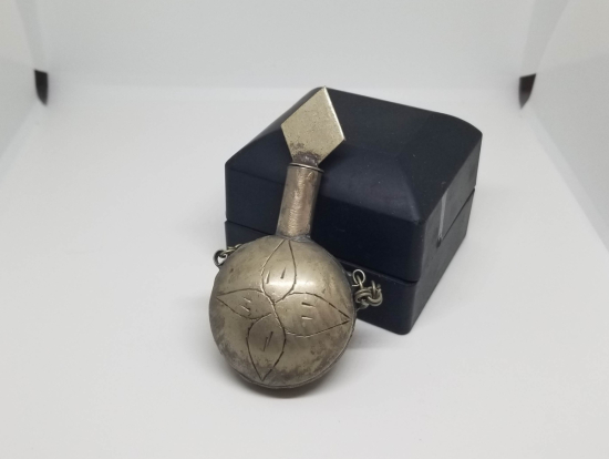 ÜZERİ KALEM İŞÇİLİKLİ EL YAPIMI ANTİKA SÜRMEDAN