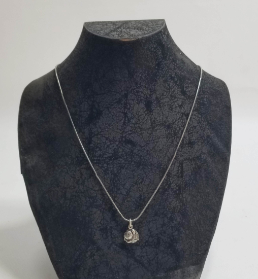 KABARTMA İŞÇİLİKLİ GÜMÜŞ KOLYE