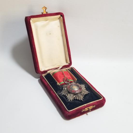 ORJİNAL KUTUSUNDA 3. DERECE MECİDİ NİŞANI