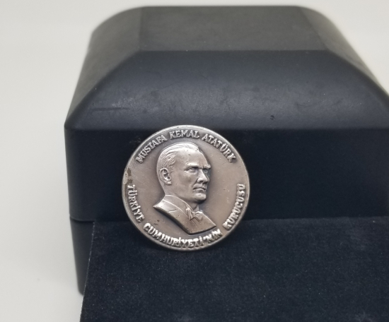 ANTİKA GÜMÜŞ ATATÜRK ROZETİ