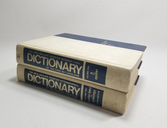 İKİ CİLT ANTİKA ULUSLARARASI İNGİLİZCE SÖZLÜK