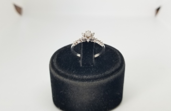 YILDIZ FORMLU PIRLANTA TAŞLI TEKTAŞ YÜZÜK