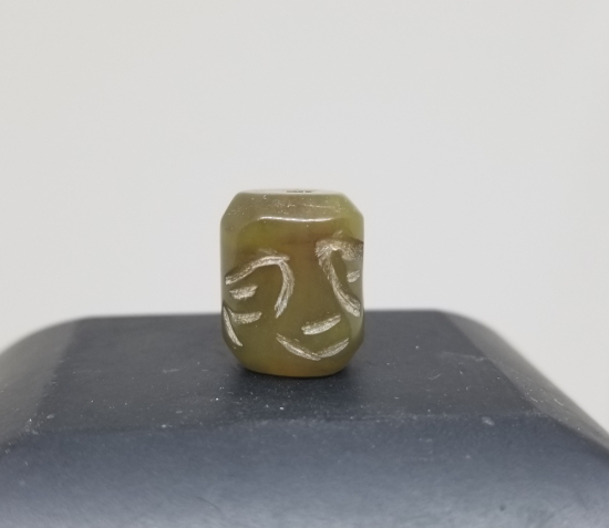 ÜZERİNDE SURET GÖRSELİ BULUNAN BÜYÜK BOY UZAKDOĞU MERCAN KOLYE HABBESİ