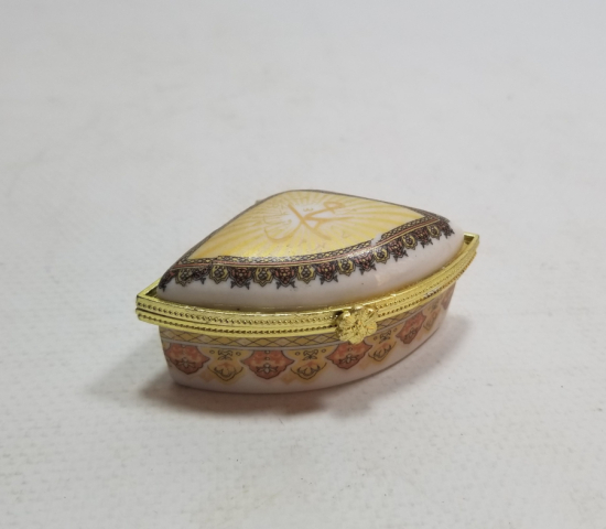 ÜZERİ YAZILI ANTİKA PORSELEN MÜCEVHER KUTUSU