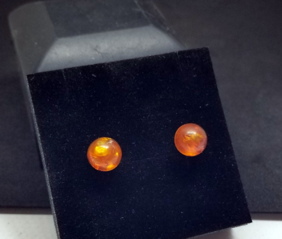 İÇİ BİTKİ FOSİLLİ ÖZEL YAPIM DAMLA KEHRİBAR KÜPE