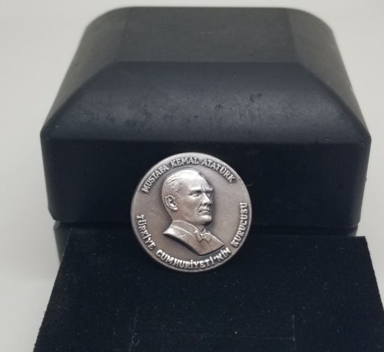 ANTİKA GÜMÜŞ ATATÜRK ROZETİ