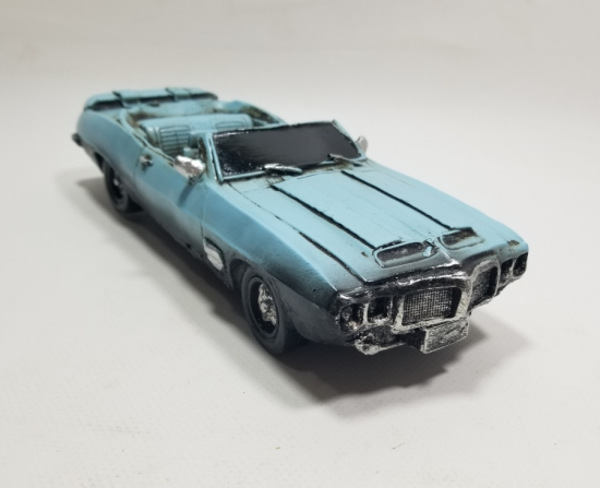 DEKORATİF OYUNCAK ARABA