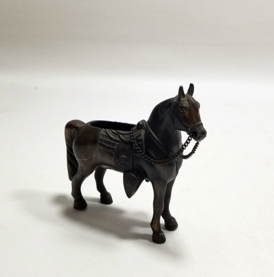 KABARTMA İŞÇİLİKLİ DEKORATİF PİRİNÇ AT FİGÜRÜ