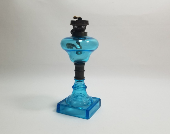 NADİR RENKTE ANTİKA GAZ LAMBASI