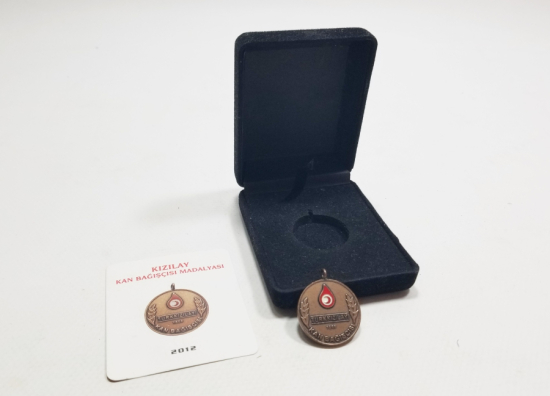 ORİJİNAL KUTUSUNDA ANTİKA BRONZ KAN BAĞIŞÇISI MADALYA