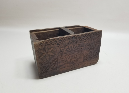 ÜZERİ TARİHLİ OSMANLI DÖNEMİ ÇİFT GÖZLÜ KAHVE KUTUSU