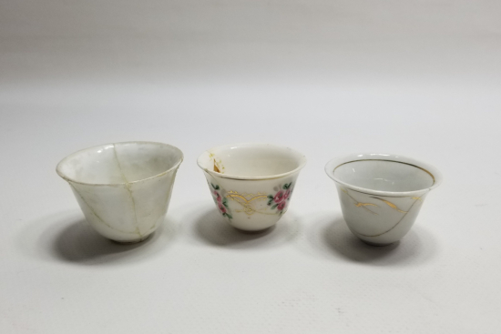 OSMANLI DÖNEMİ ÜÇ ADET RUS PORSELEN ZARF FİNCANI