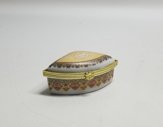 ÜZERİ YAZILI ANTİKA PORSELEN MÜCEVHER KUTUSU