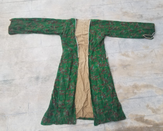 KENARLARI GÜMÜŞ SIRMA İŞÇİLİKLİ ANTİKA ÜÇETEK