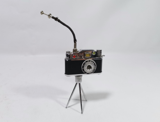 FOTOĞRAF MAKİNESİ FORMUNDA YAPILMIŞ NADİR TİPTE ÇAKMAK