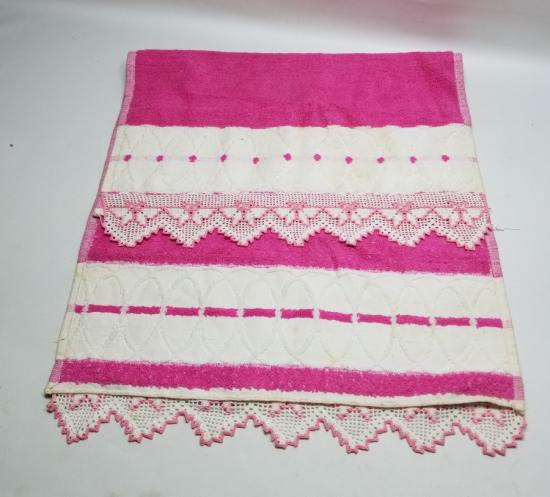 ÜZERİ DANTELLİ ANTİKA HAVLU